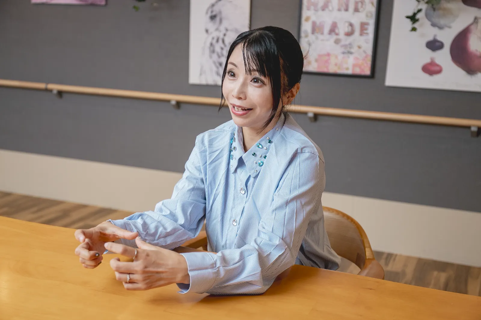 面談で話す稲津